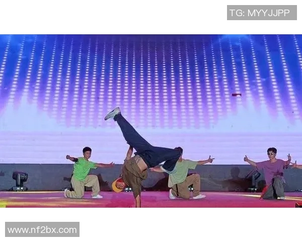 杭州街舞队耐力之争引发热议舞者们的坚持与挑战交织的故事 杭州街舞队耐力之争引发热议舞者们的坚持与挑战交织的故事