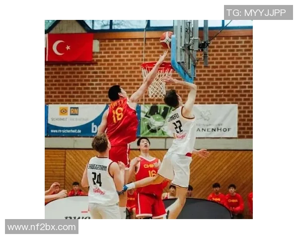 巴克利与罗宾逊的巅峰对决：篮球传奇的荣耀与挑战之路